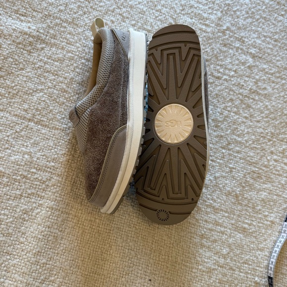 NWOB Ugg Tan Sneaker Slip On Mule 10 - Picture 6 of 6